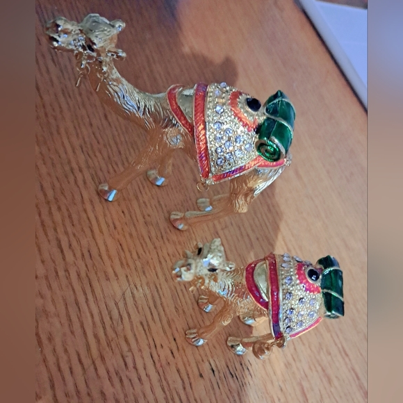 2 Vintage bejeweled Camel Jewelry Trinket Boxes. - Picture 8 of 15